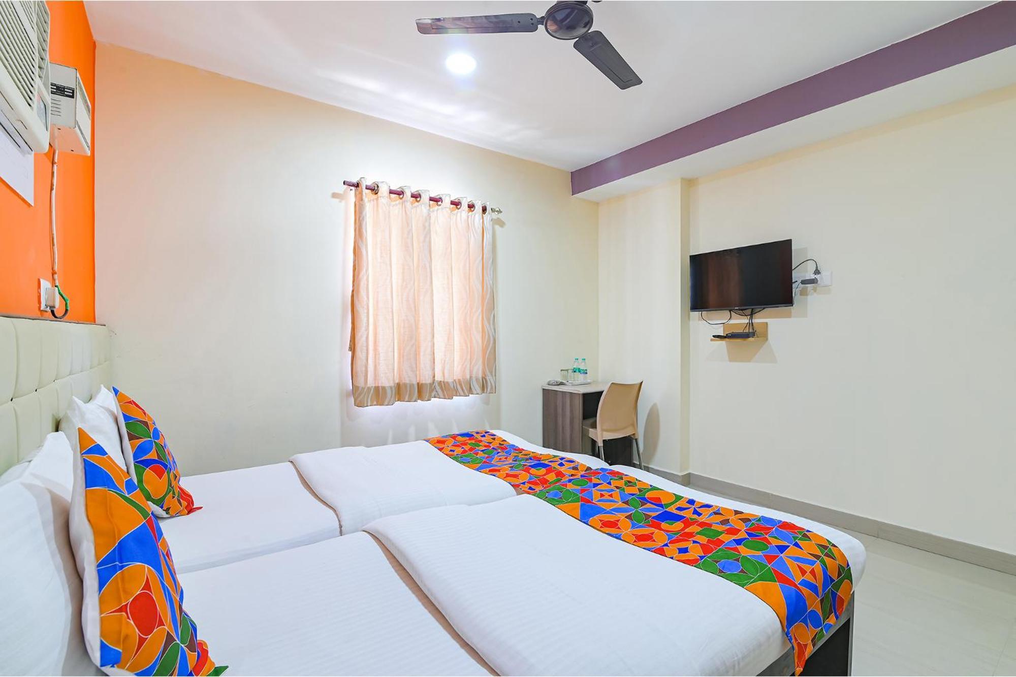 Hotel Fabhotel Vrj Residency - Nr Trade Center & St Thomas Mount 3*