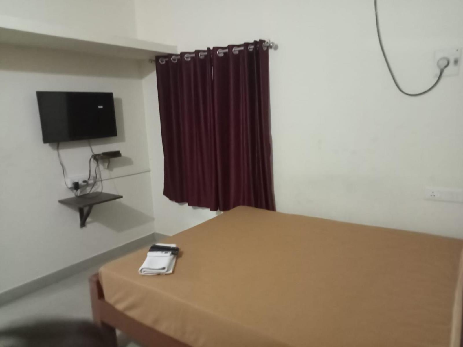 Collection O Orchid Residency Medavakkam Chennai