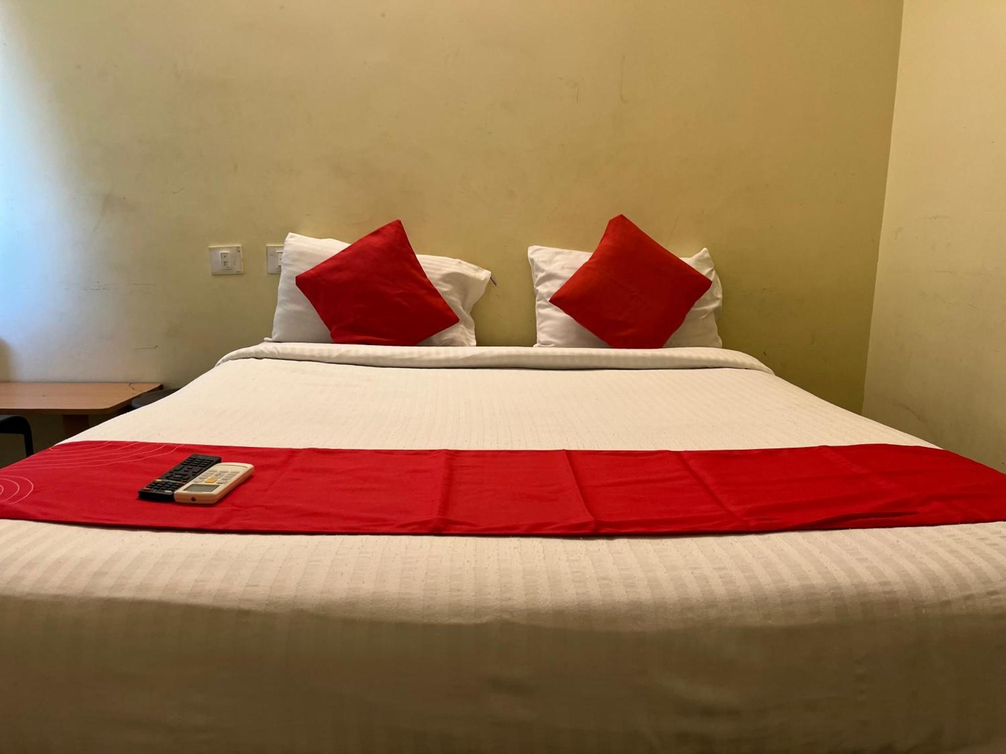 Vinayak Residency Porur Acomodação com café da manhã 