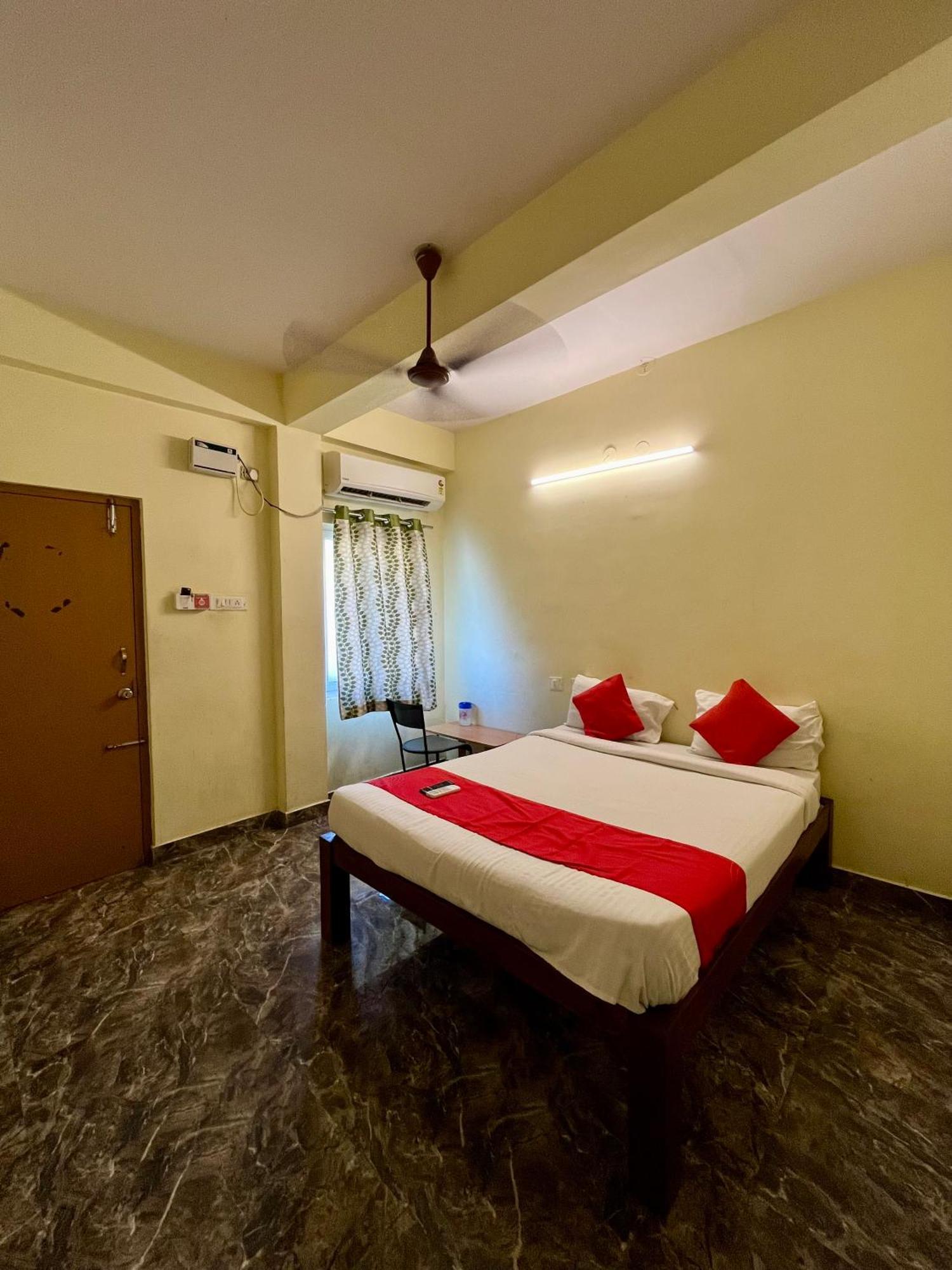 Vinayak Residency Porur Acomodação com café da manhã 