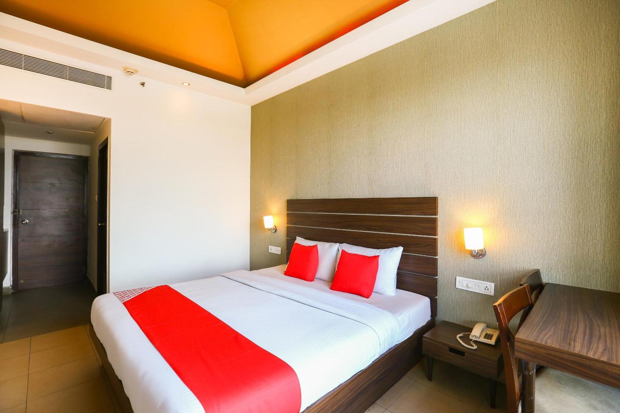 Super Collection O Skywalk Hotel 3*