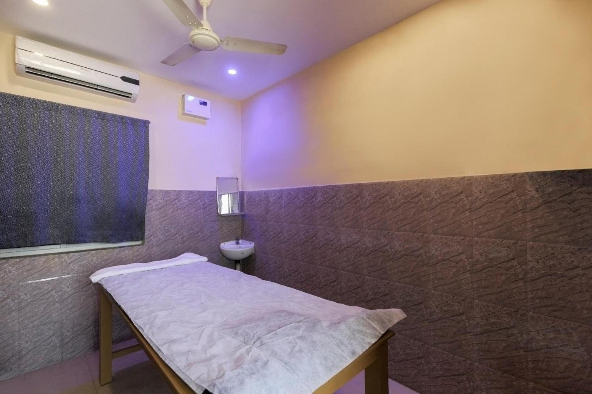 Oyo Flagship 8128 Valli Paradise Hotel Chennai