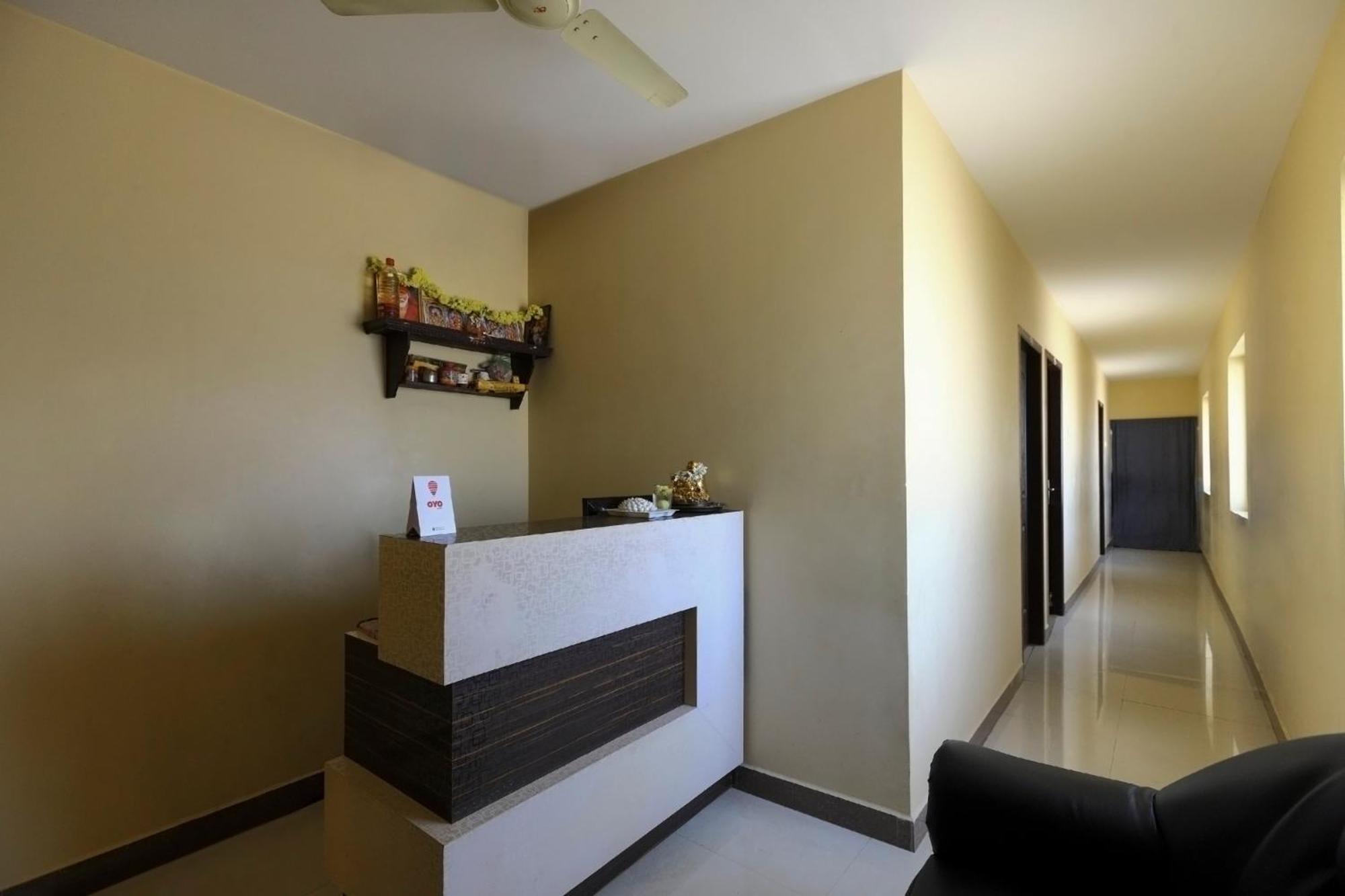 Hotel Oyo Flagship 8128 Valli Paradise 4*