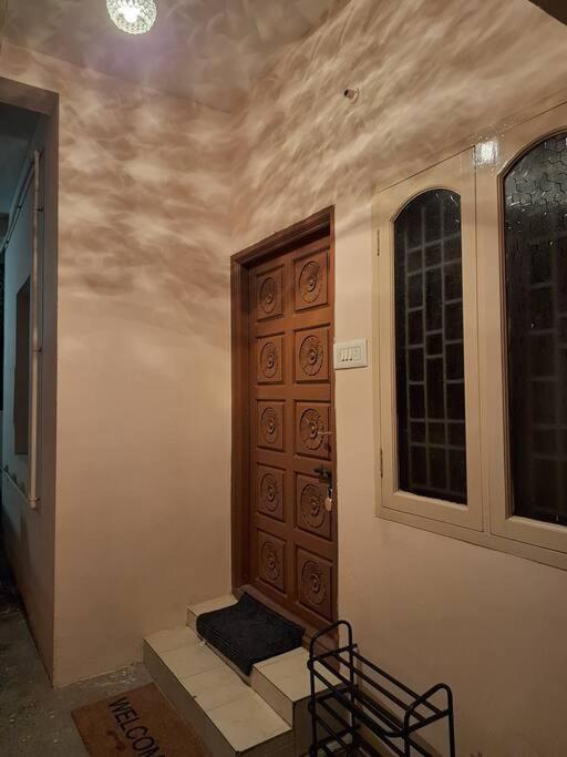 Janhvi's Homestay - Boho Theme 1bhk - Near Airport Apartment