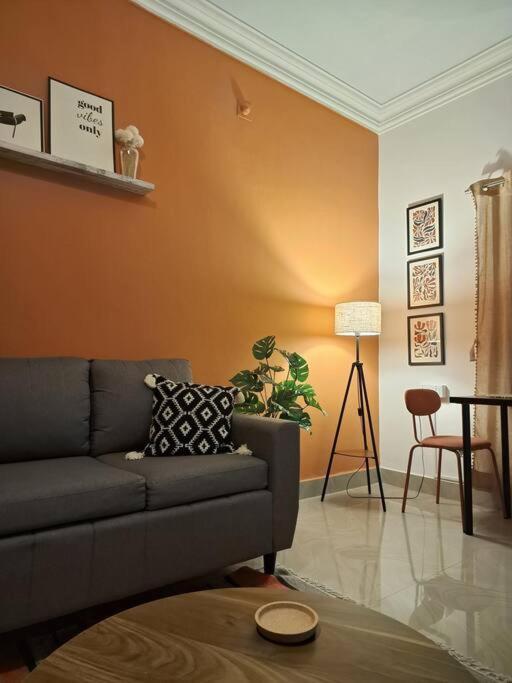 Janhvi's Homestay - Boho Theme 1bhk - Near Airport Apartment Chennai