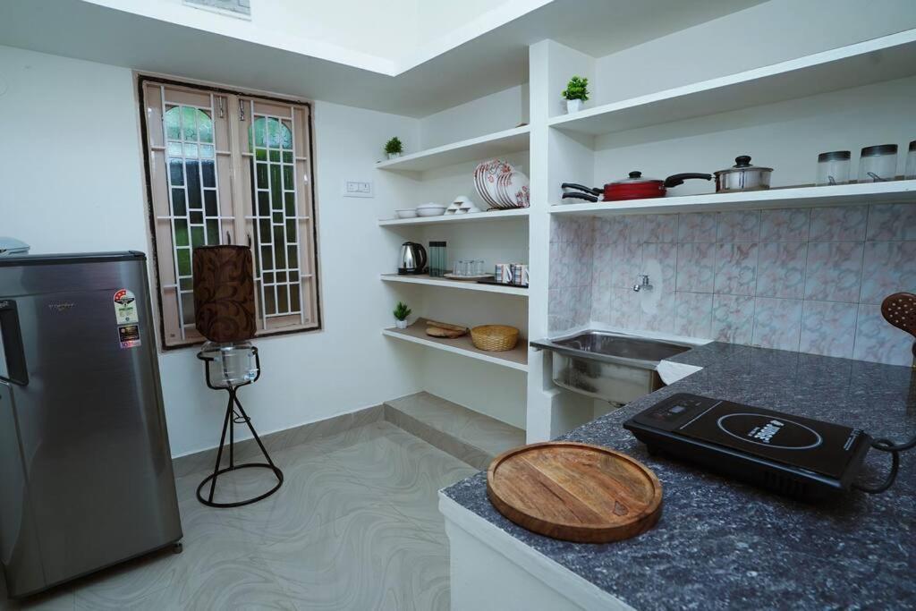 Janhvi's Homestay - Boho Theme 1bhk - Near Airport * Chennai