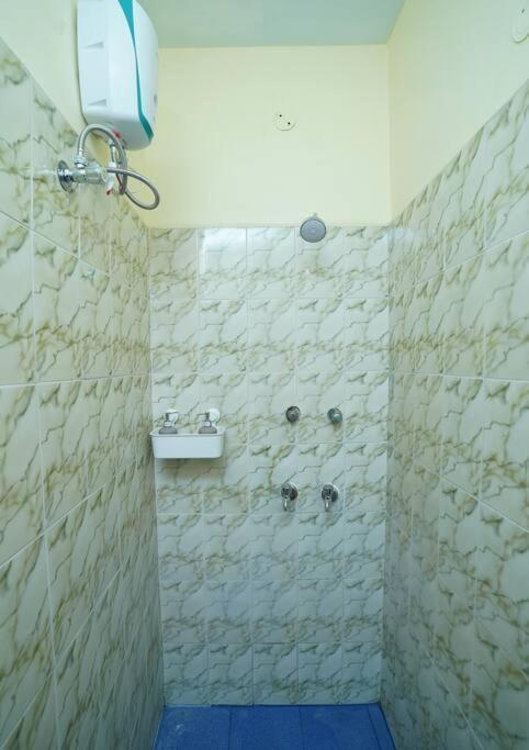 Janhvi's Homestay - Boho Theme 1bhk - Near Airport