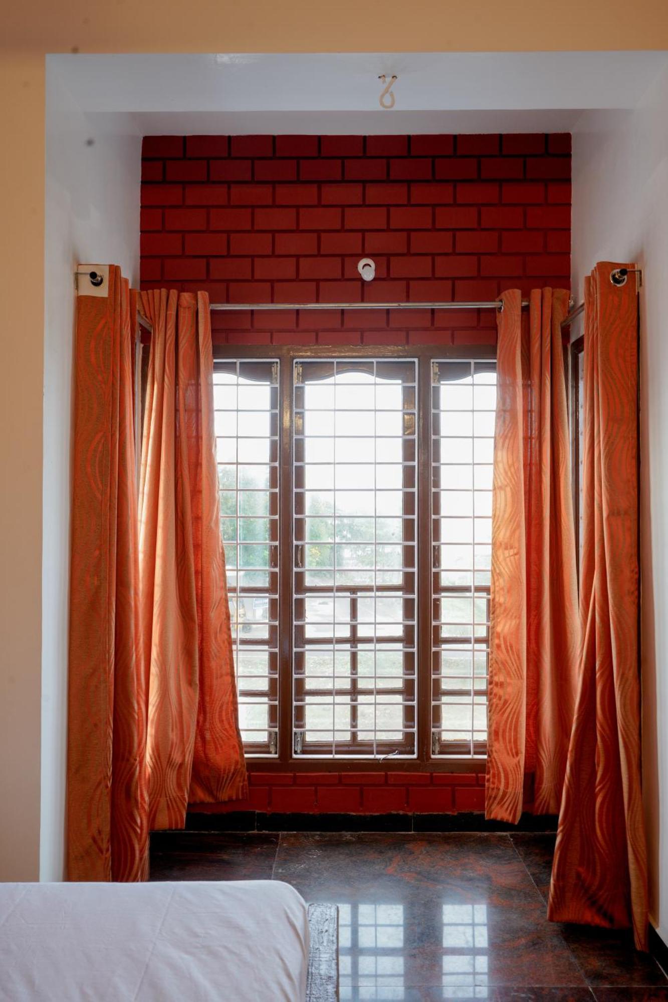 Bay Minaret - Lavish 4bhk House At Ecr Uthandi Villa *