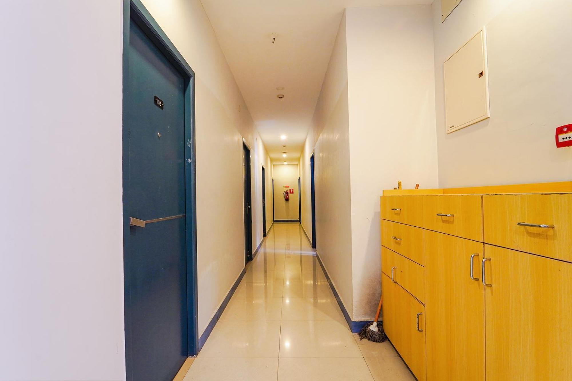 Hotel Fabexpress Silver Palace