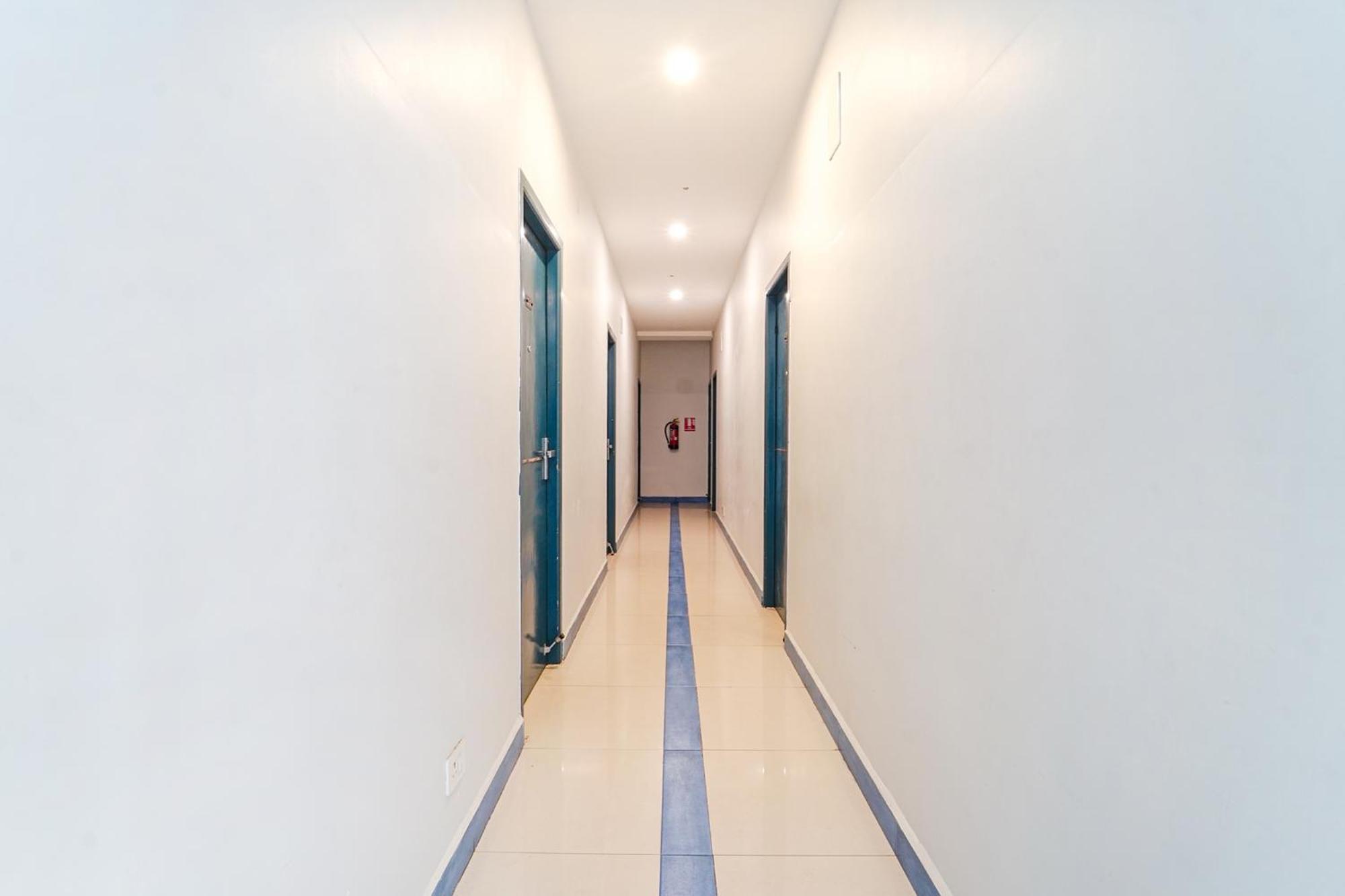 Fabexpress Silver Palace Hotel Chennai