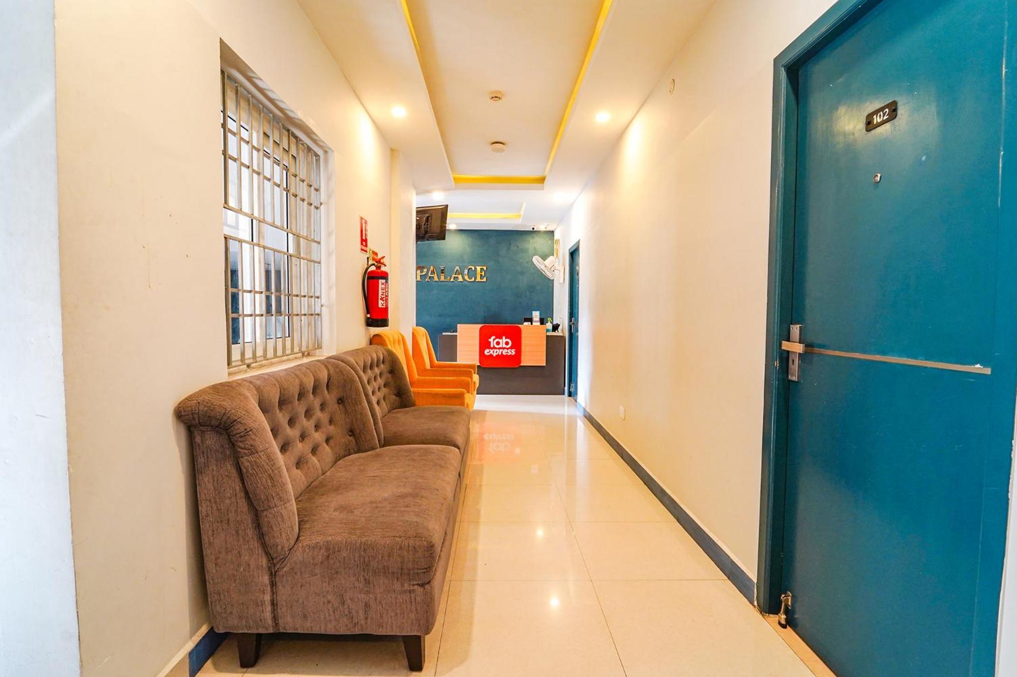 Fabexpress Silver Palace Hotel