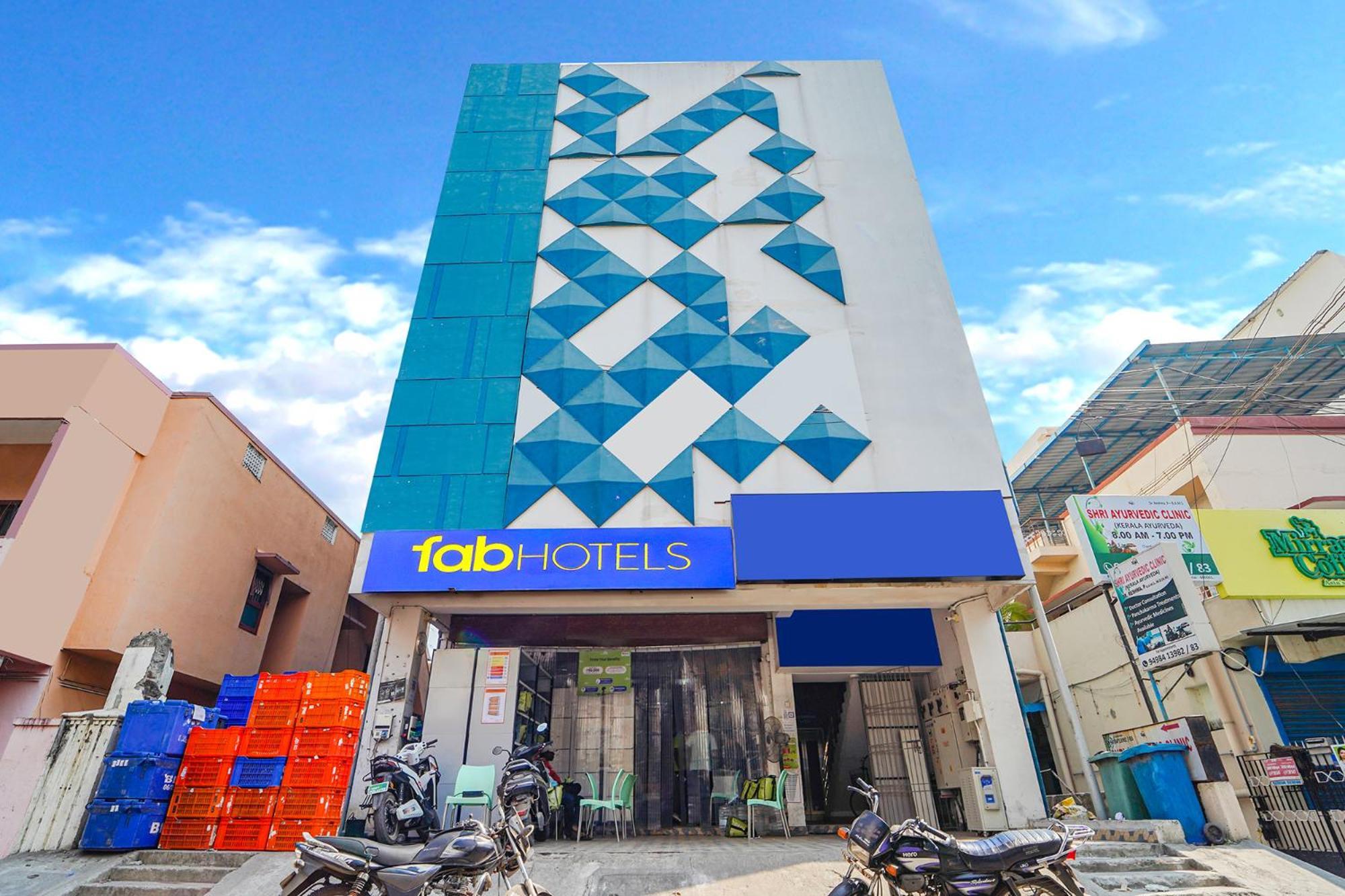 Fabexpress Silver Palace Hotel