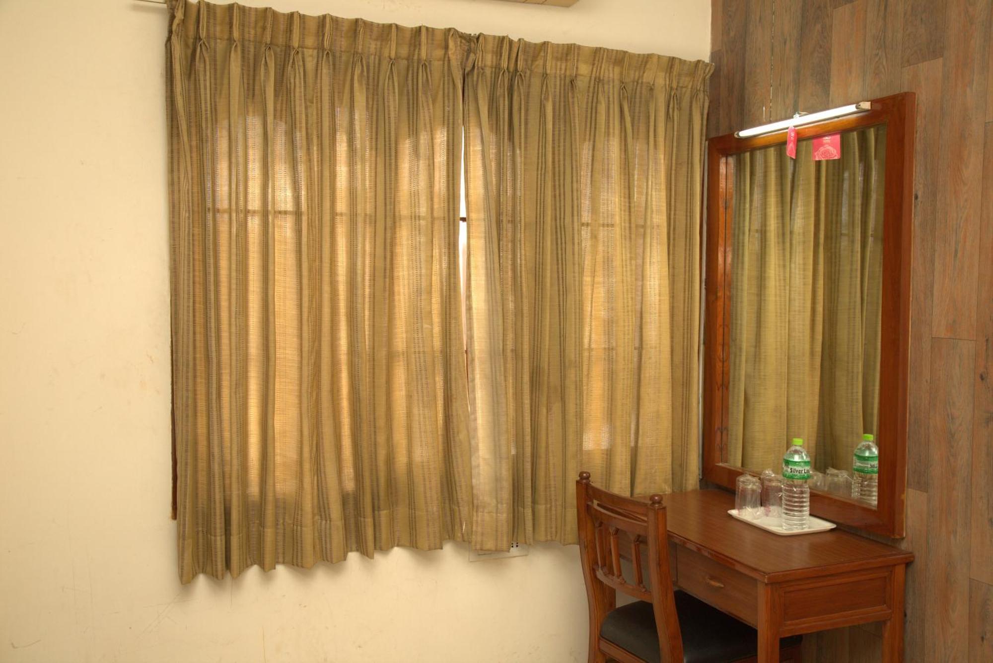 Hotel Kings Egmore 3*