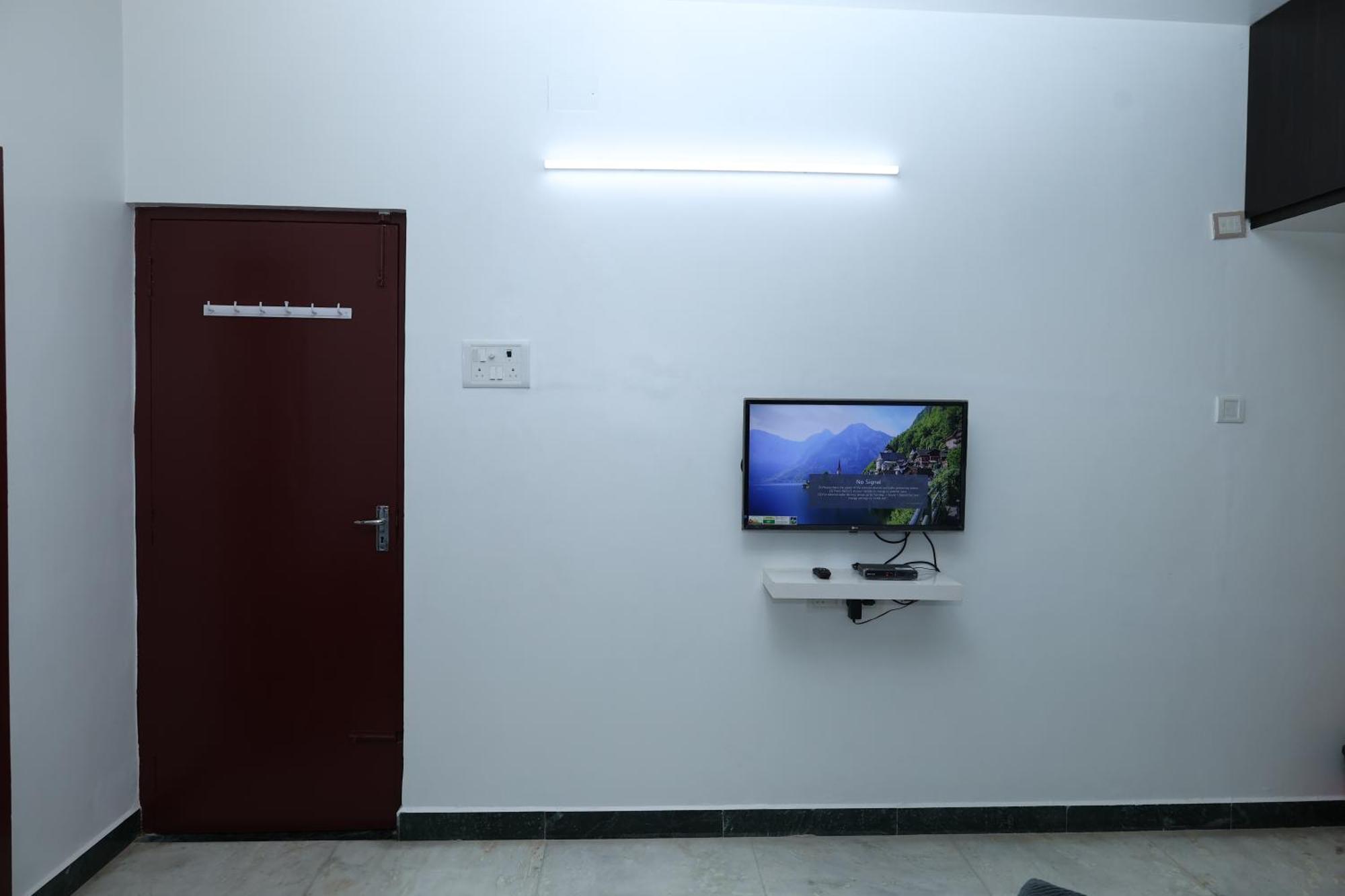 Apartment Greams Road Near Apollo Deluxe Fusion Serviced Chennai