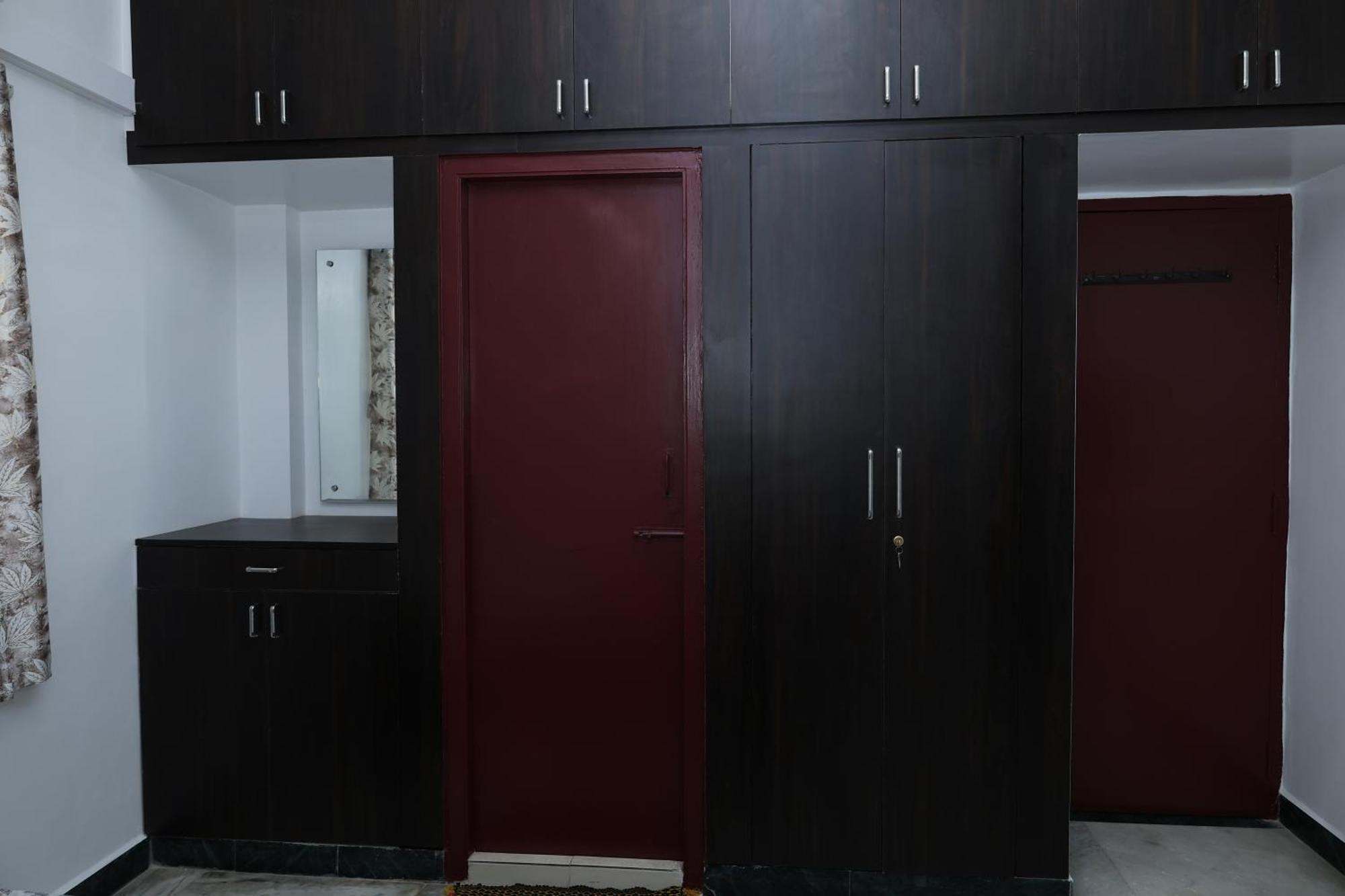 Apartment Greams Road Near Apollo Deluxe Fusion Serviced Chennai