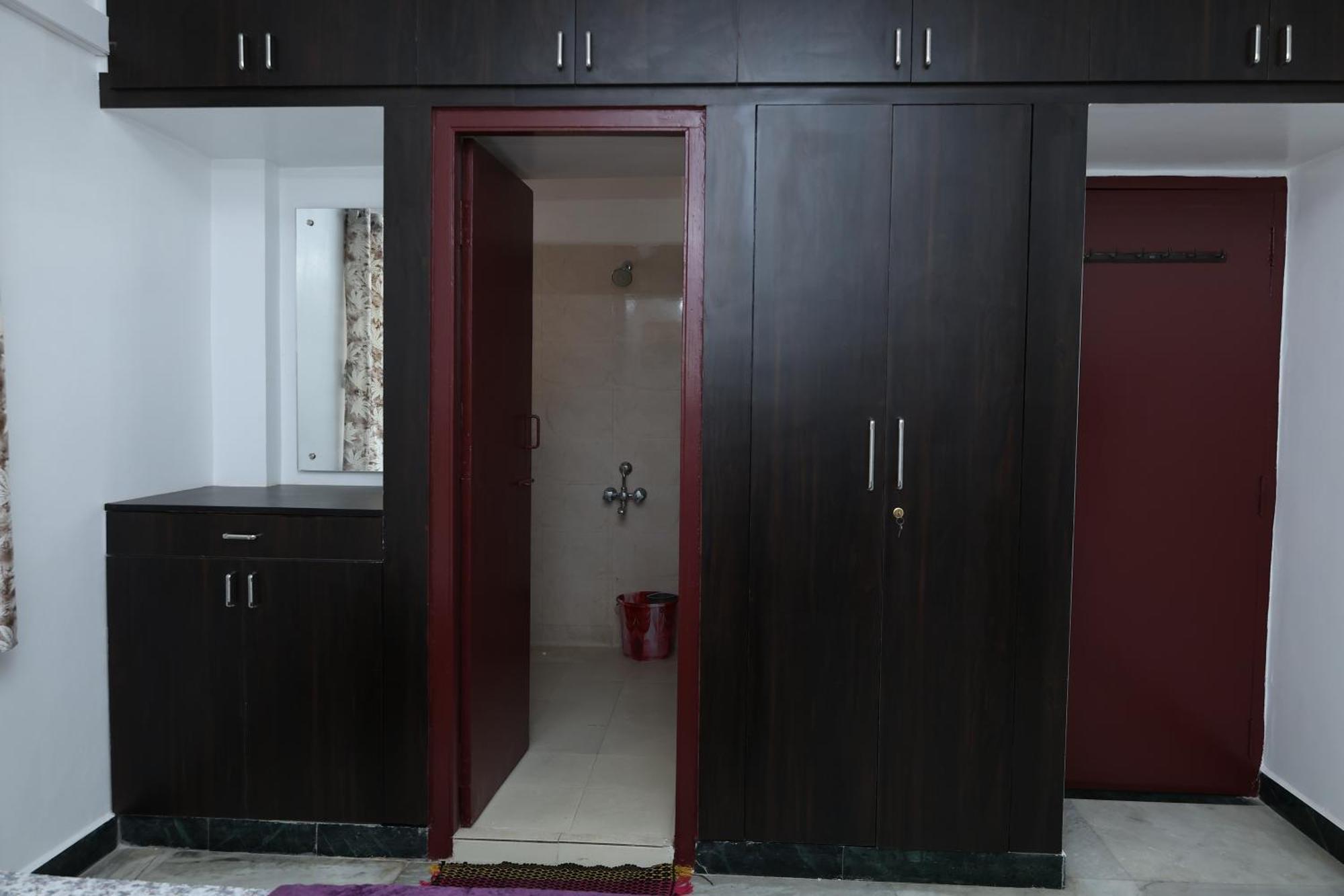 Apartment Greams Road Near Apollo Deluxe Fusion Serviced *