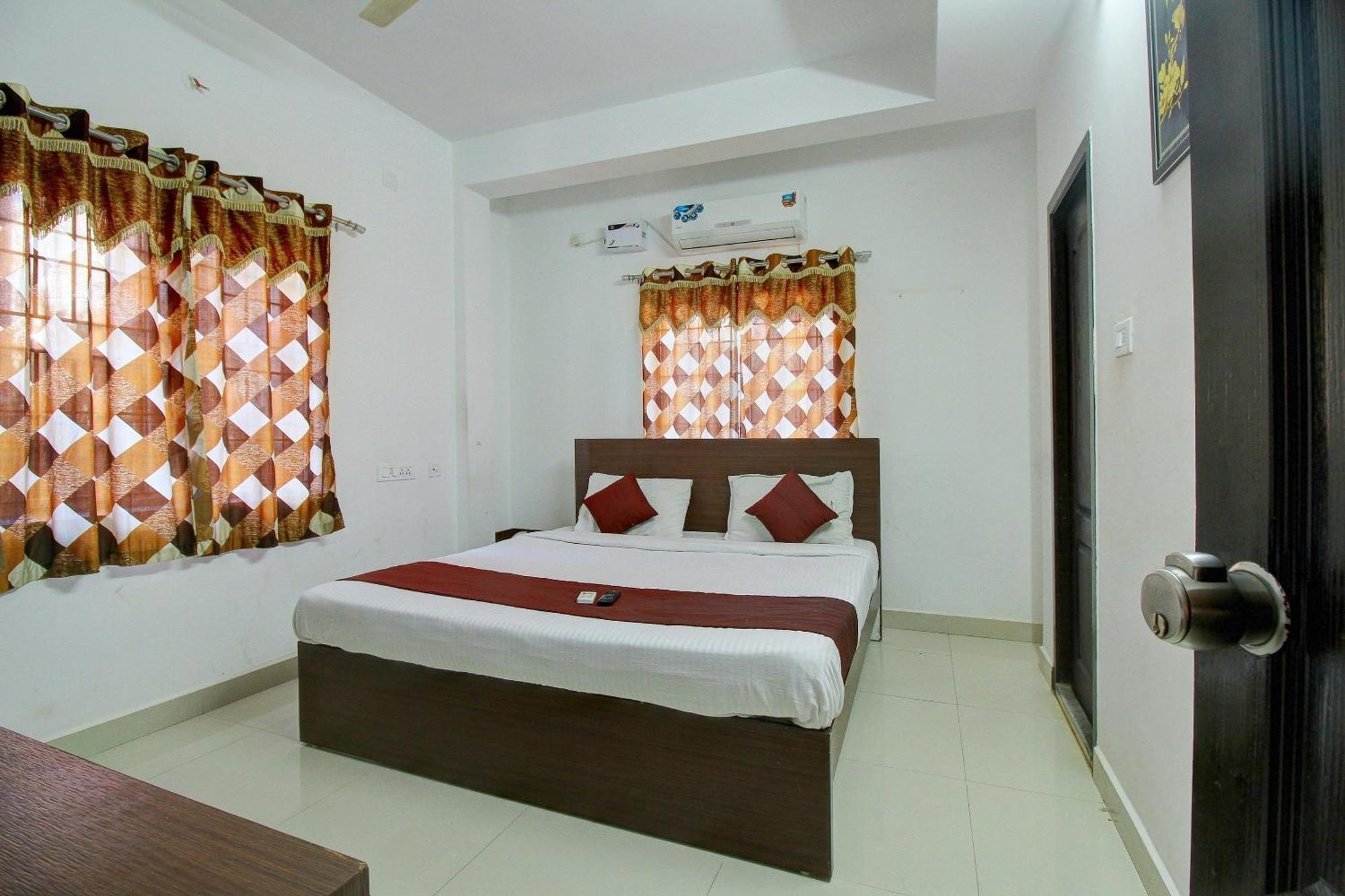 Hotel O The Mangrove Wood Residency