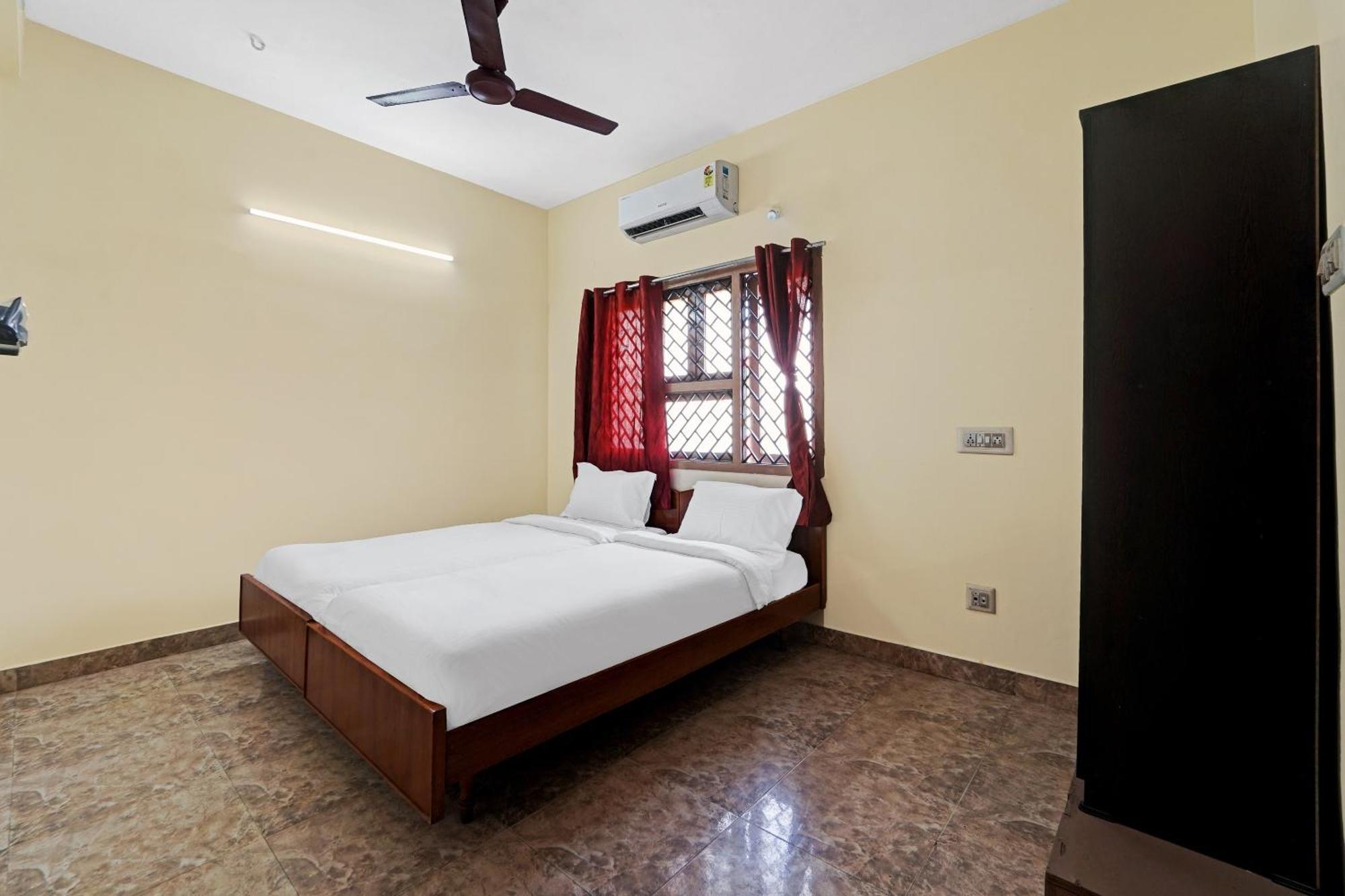 Collection O Senthamizh Residency Chennai