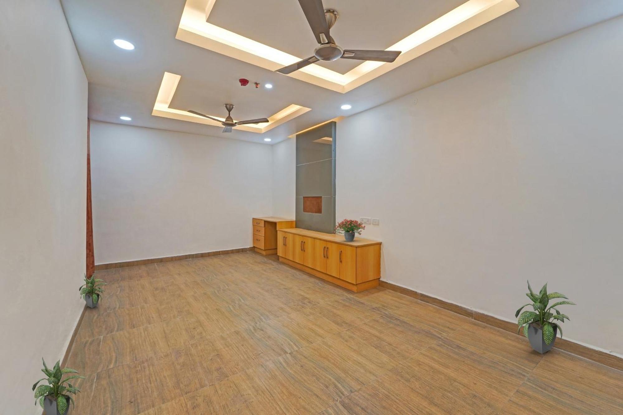 Hotel O J2 Service Chennai