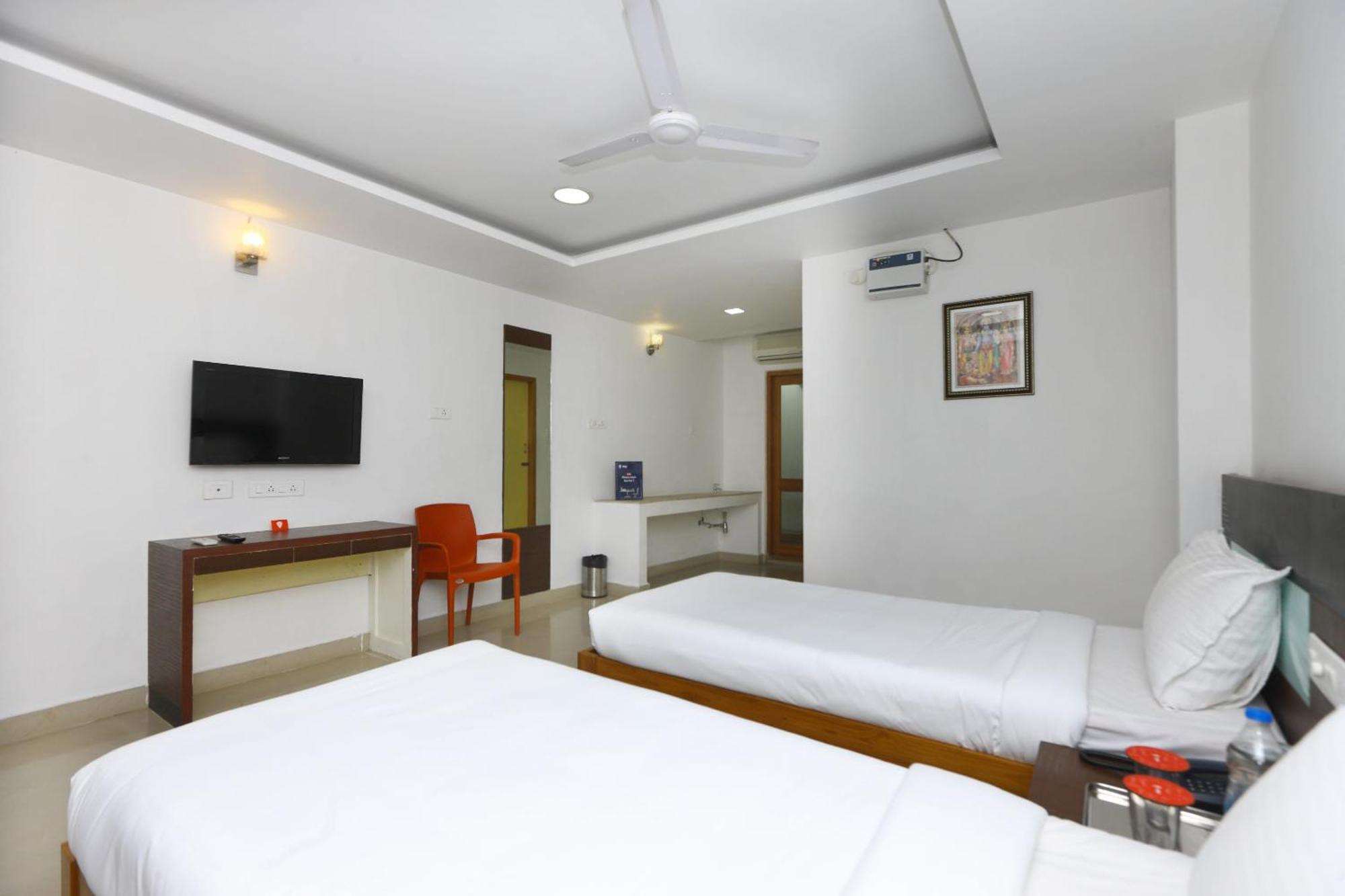 O Sri Bkm Hotel