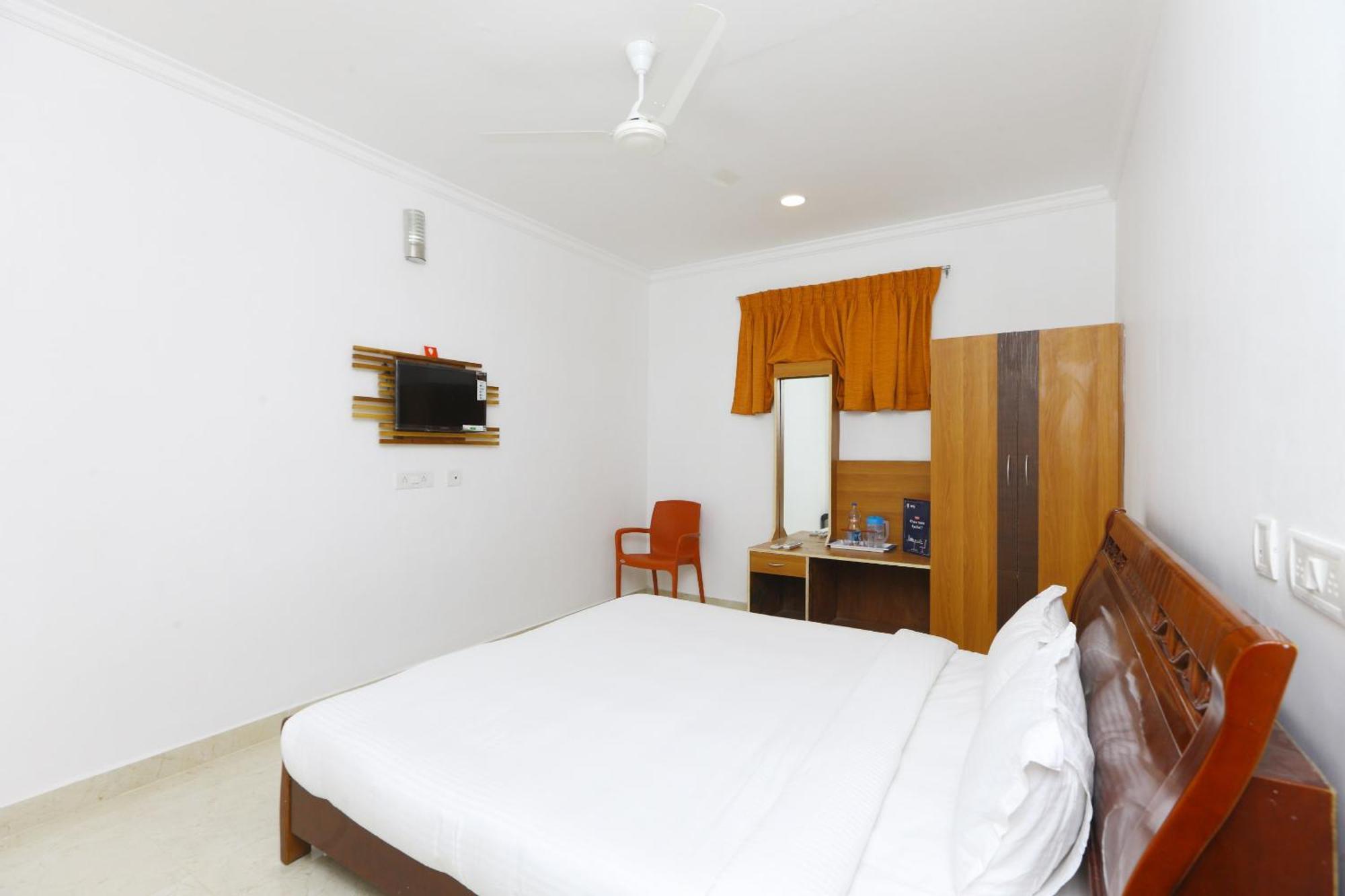 Hotel O Sri Bkm 4*