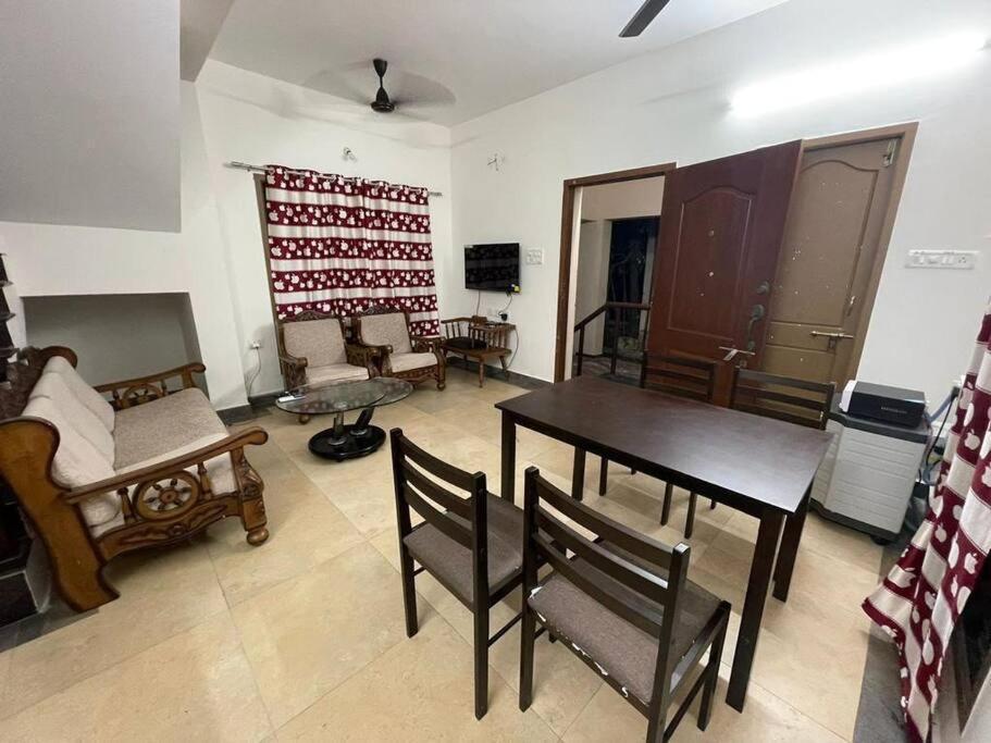 Vila Sr Groups - Seascape 3bhk With Swimming Pool *