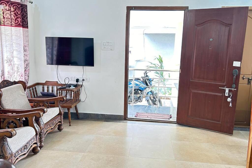 Sr Groups - Seascape 3bhk With Swimming Pool *