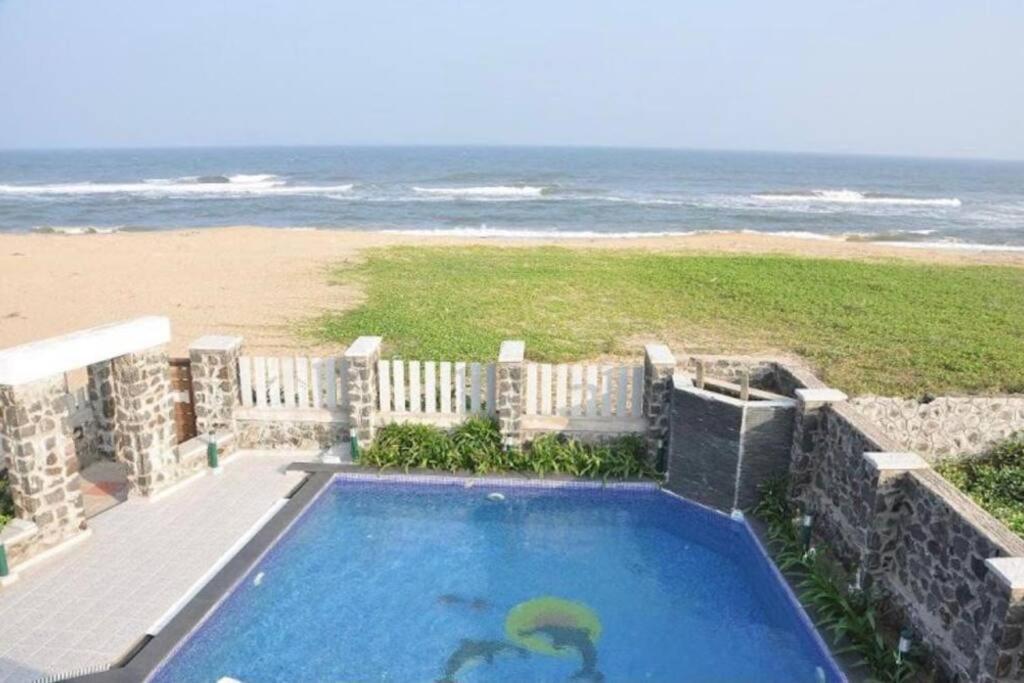 Sr Groups - Seascape 3bhk With Swimming Pool