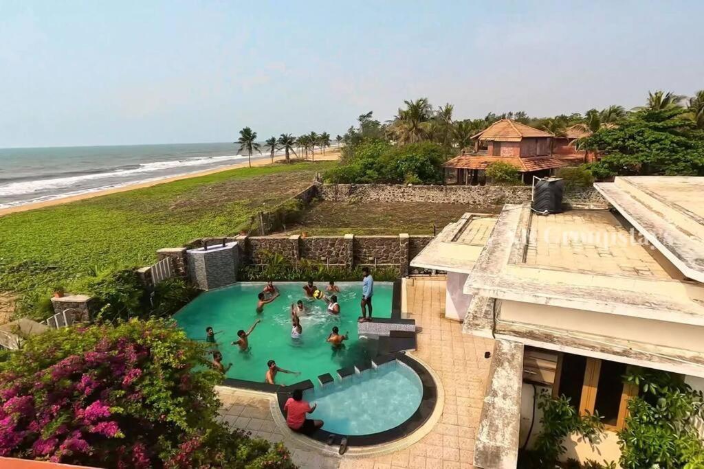 Sr Groups - Seascape 3bhk With Swimming Pool Vila *