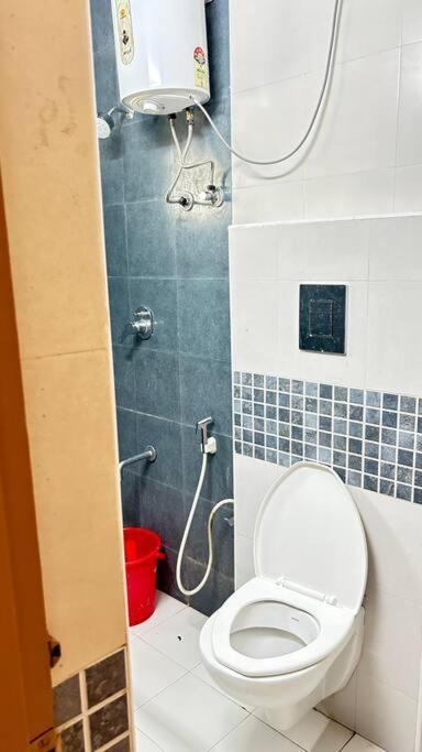 Sr Groups - Seascape 3bhk With Swimming Pool