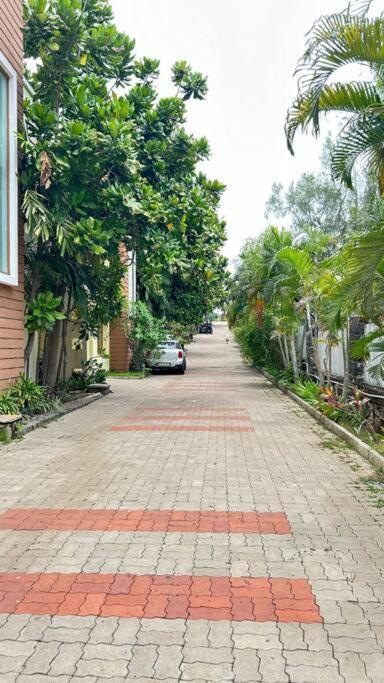 Sr Groups - Seascape 3bhk With Swimming Pool Vila