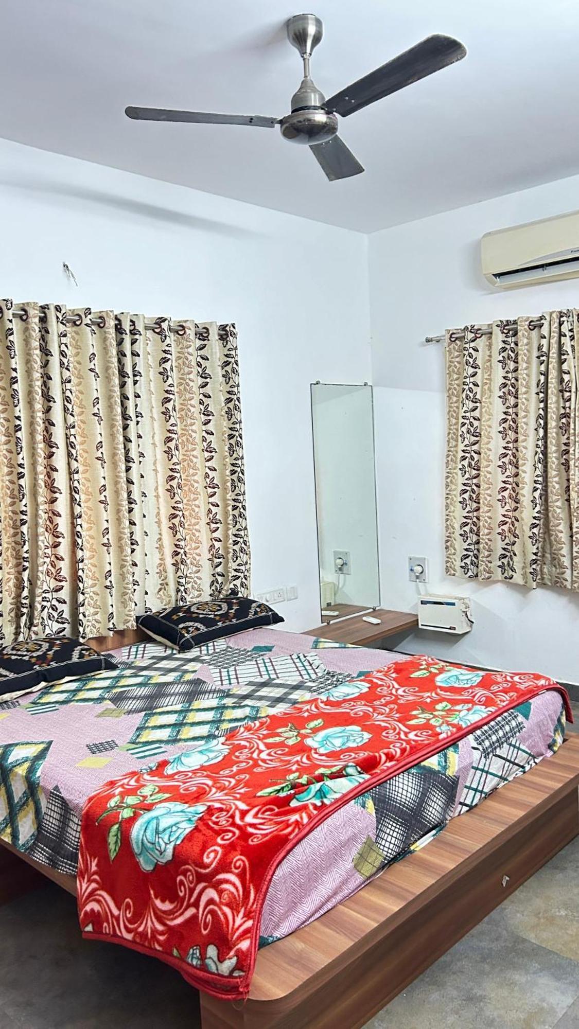 Sr Groups-sea Breeze 3bhk With Pool,bath Tub Villa