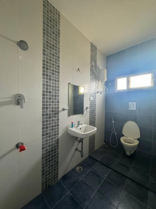 Sr Groups-sea Breeze 3bhk With Pool,bath Tub * Chennai