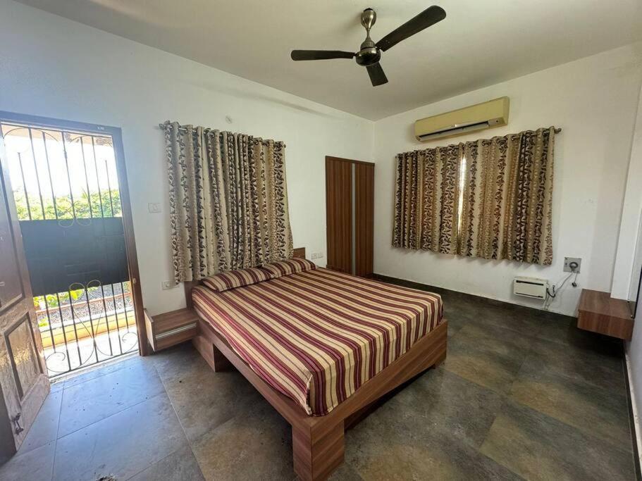Sr Groups-sea Breeze 3bhk With Pool,bath Tub