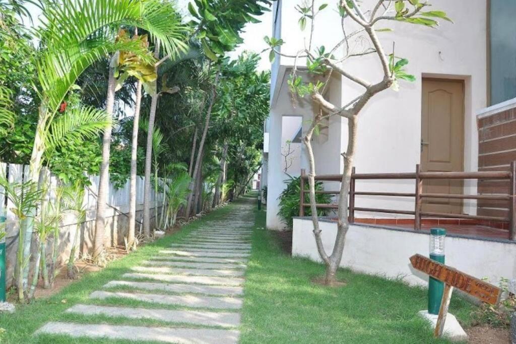 Sr Groups-sea Breeze 3bhk With Pool,bath Tub