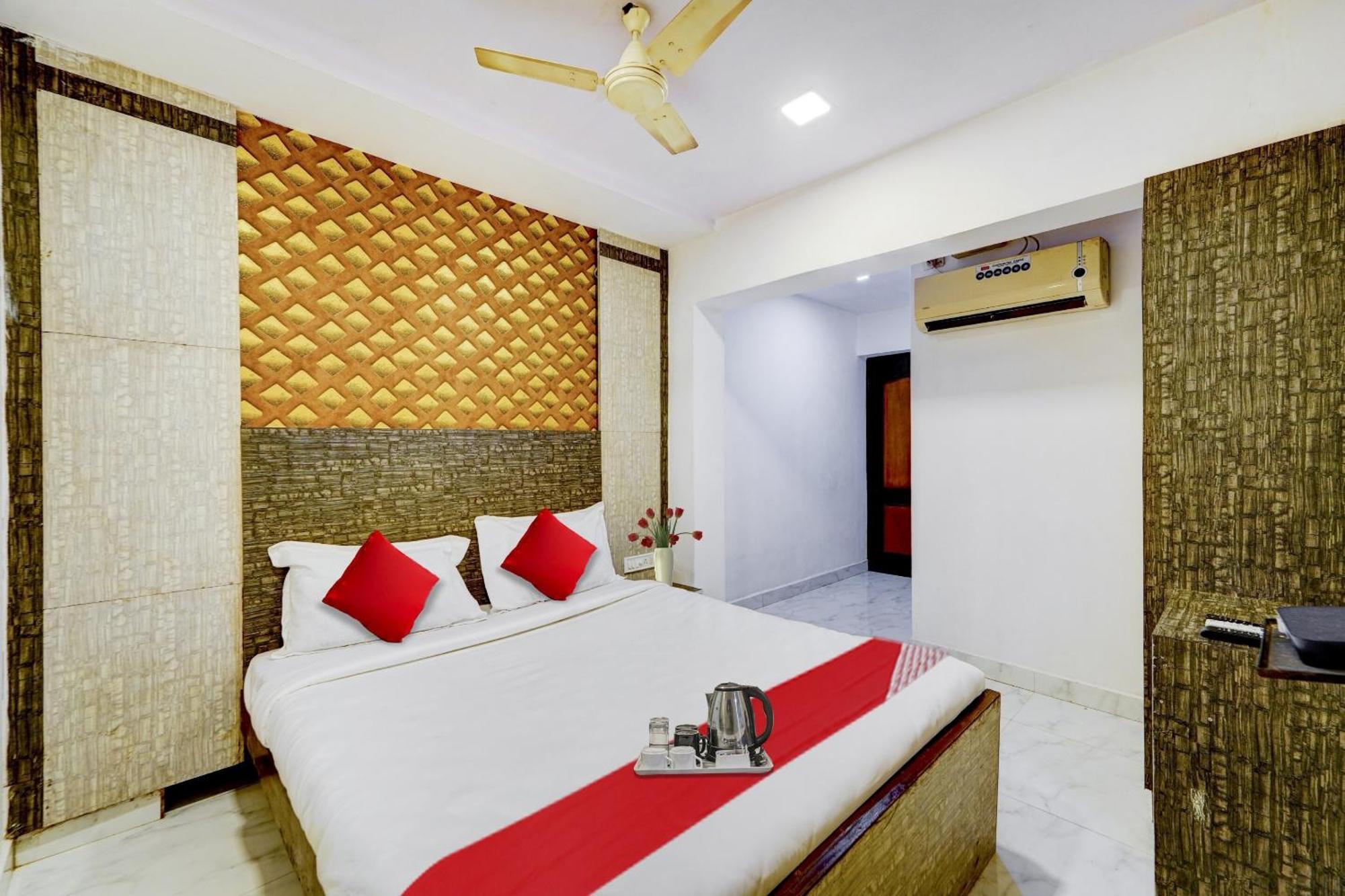 O White Near Central Railway Station Hotel 4*
