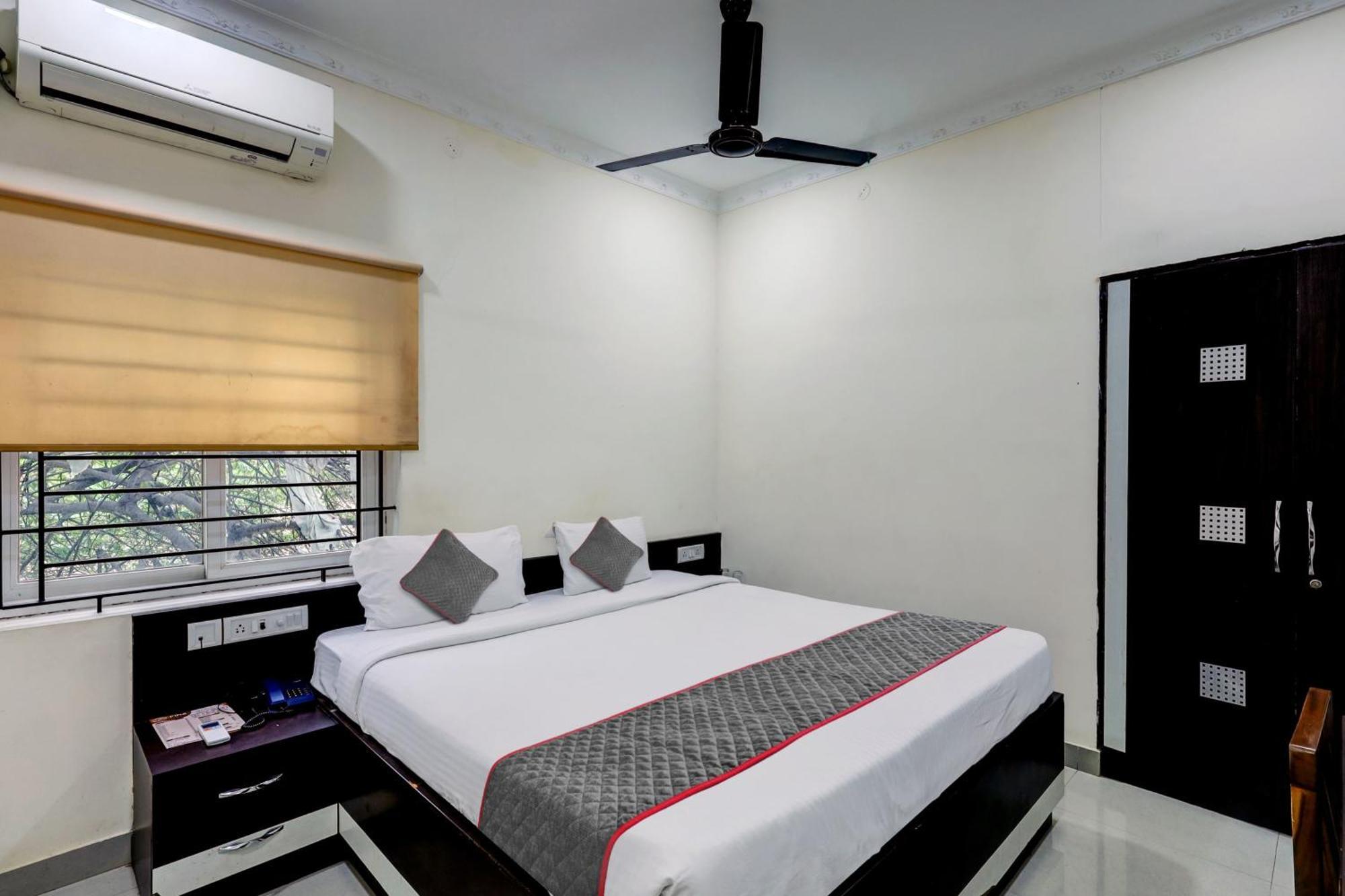 Townhouse Majestic 4*