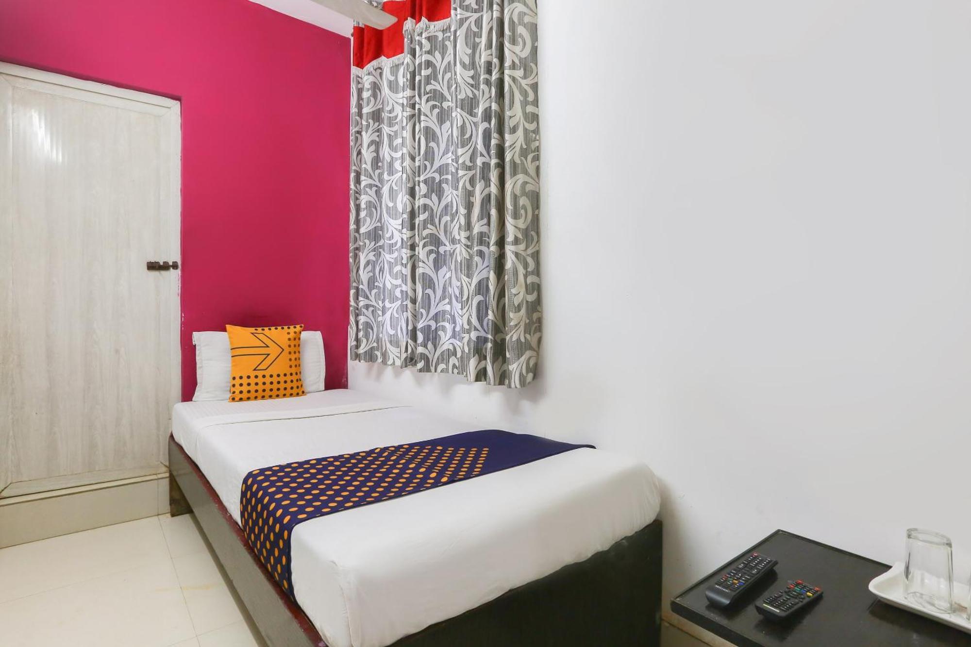Hotel O Pink 3*