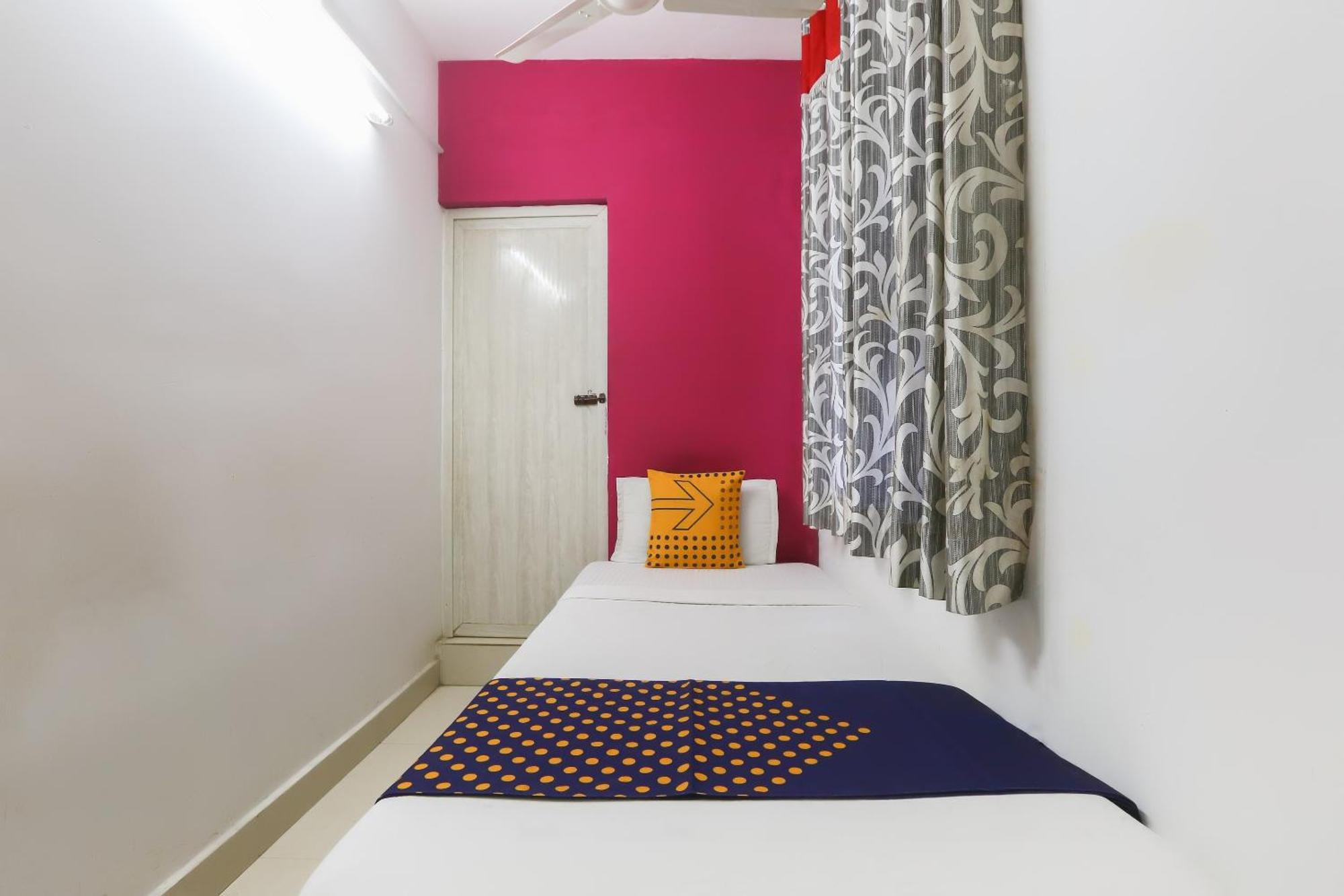 Hotel O Pink 3*