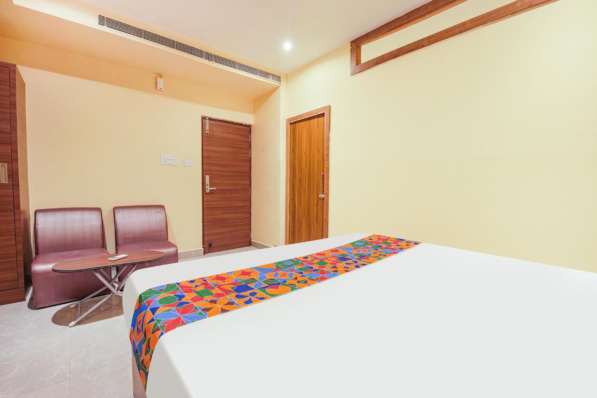 Fabhotel Mrv - Nr Express Avenue Mall & Spencer Plaza Mall Hotel