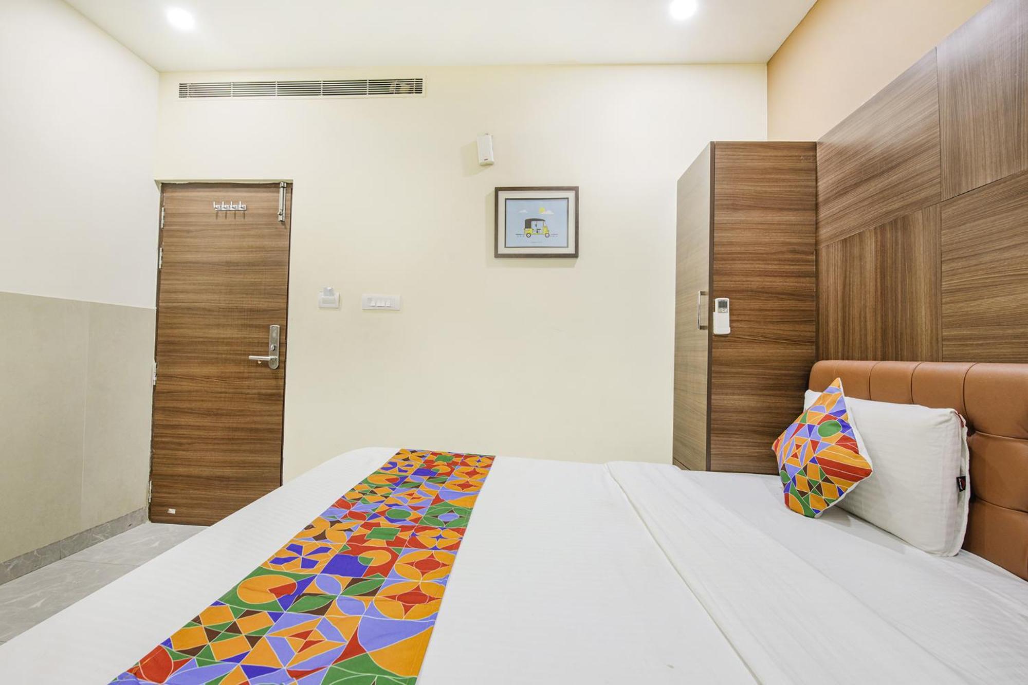Fabhotel Mrv - Nr Express Avenue Mall & Spencer Plaza Mall Hotel