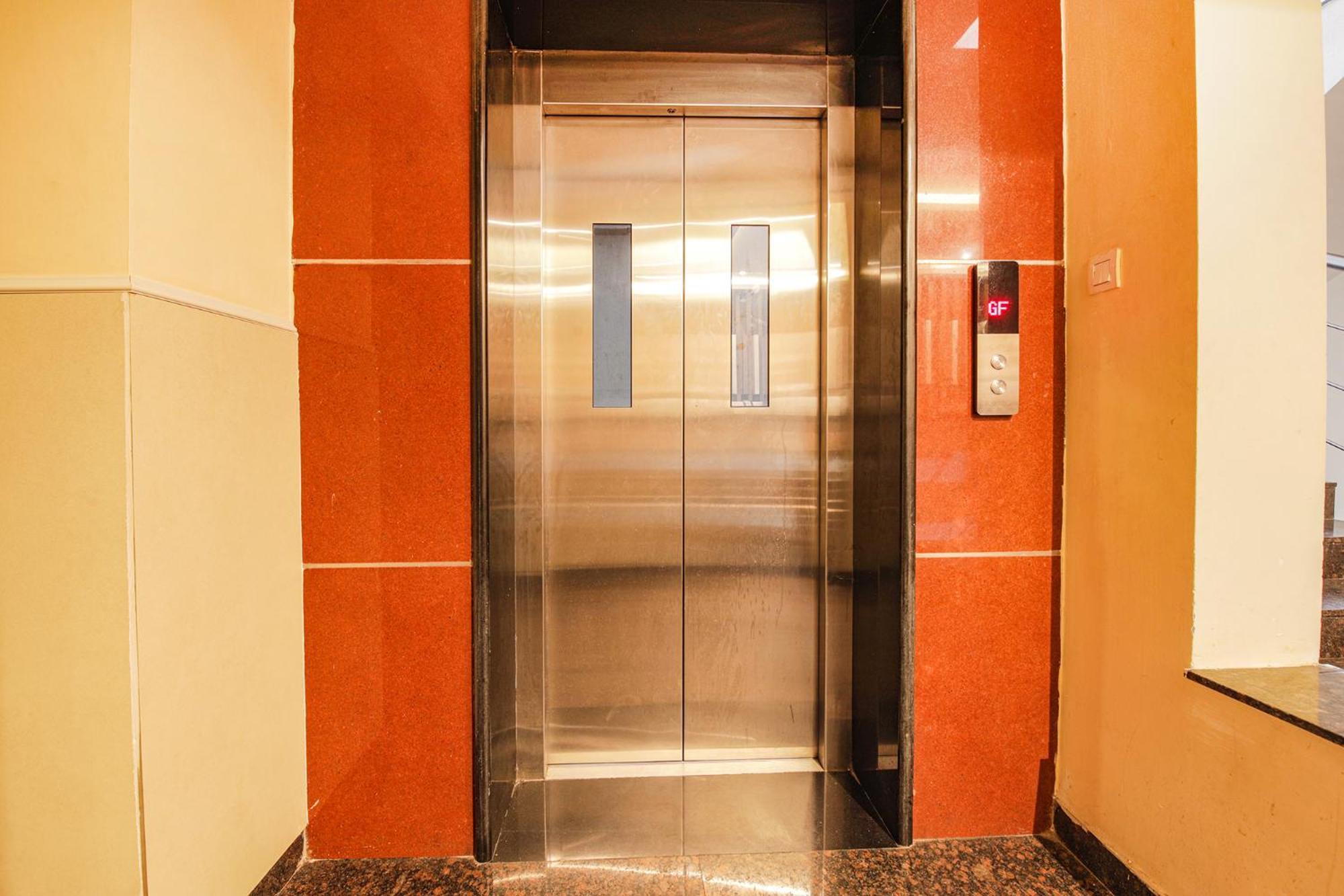 Fabhotel Mrv - Nr Express Avenue Mall & Spencer Plaza Mall Hotel 3*