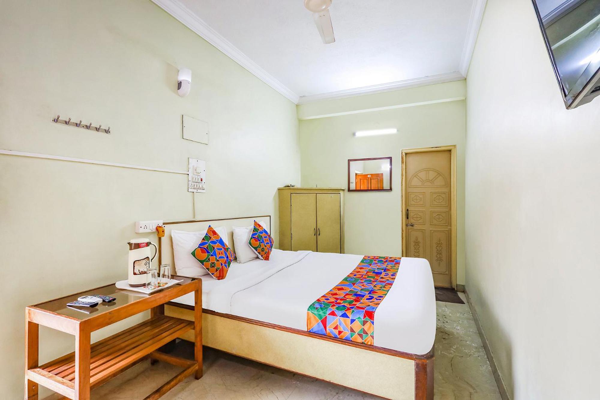 Fabexpress Sunshine Residency - Nr Avm Film Hotel 3*