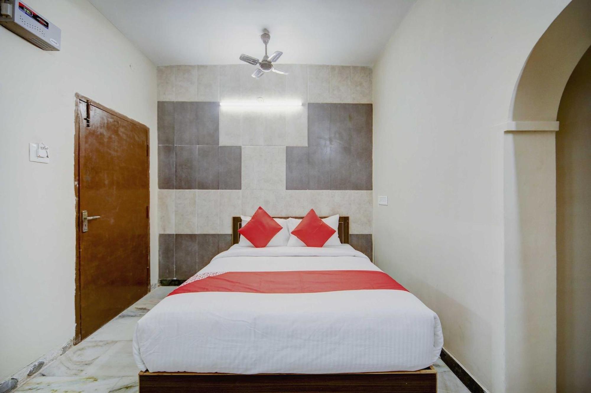 Hotel O Almighty Homes 3*