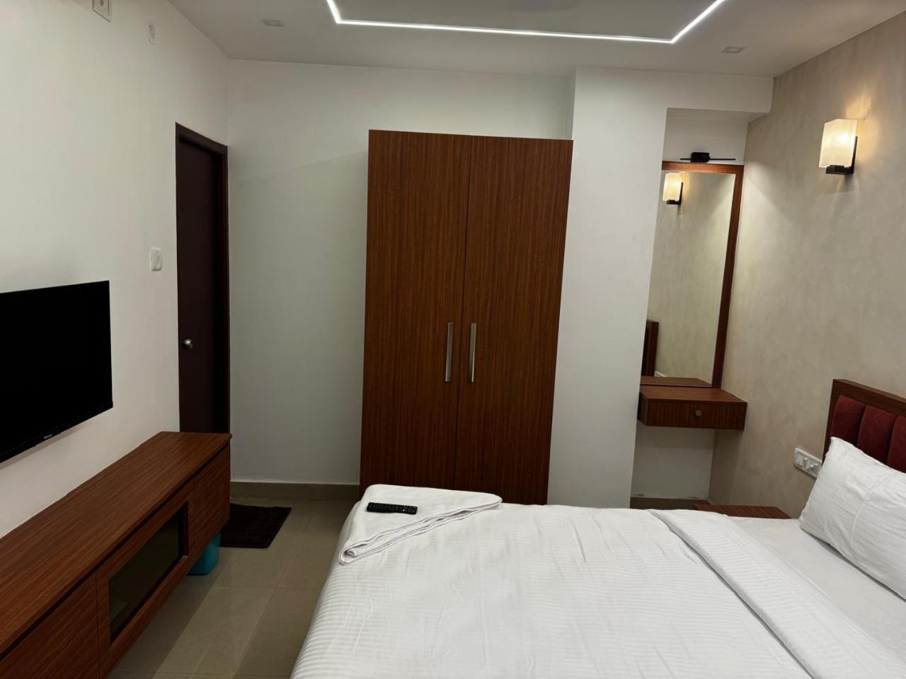 Royal Luxe - Us Consulate, Apollo Hospital, Sankara Natralya Hotel Chennai