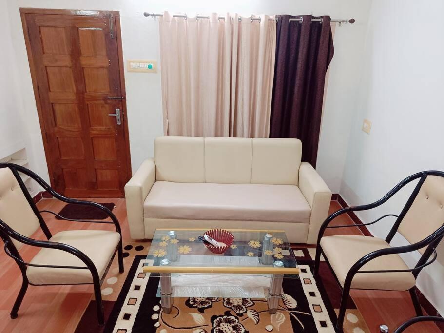 Trendy Service 2bhk Apartamento *