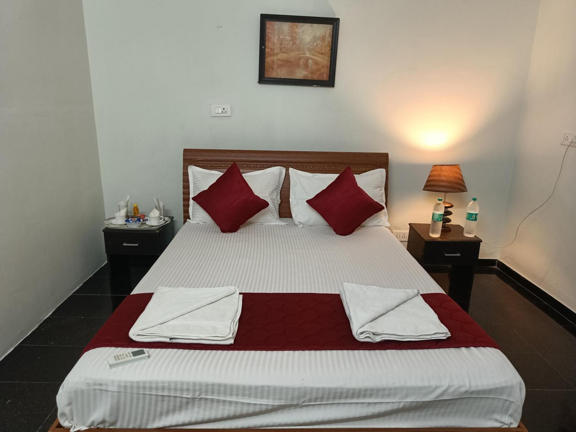 Apartment Trendy Service 3bhk *
