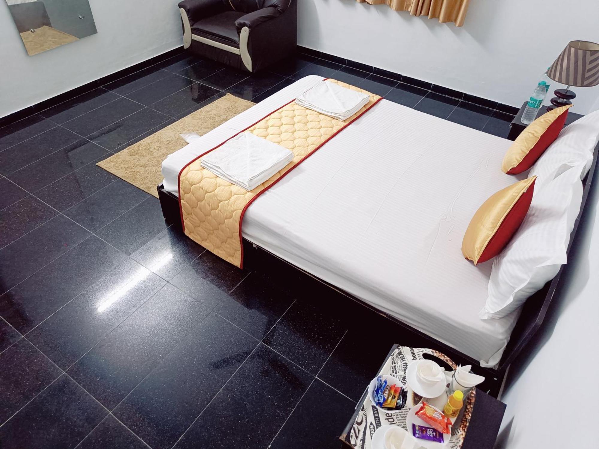 Trendy Service 3bhk *