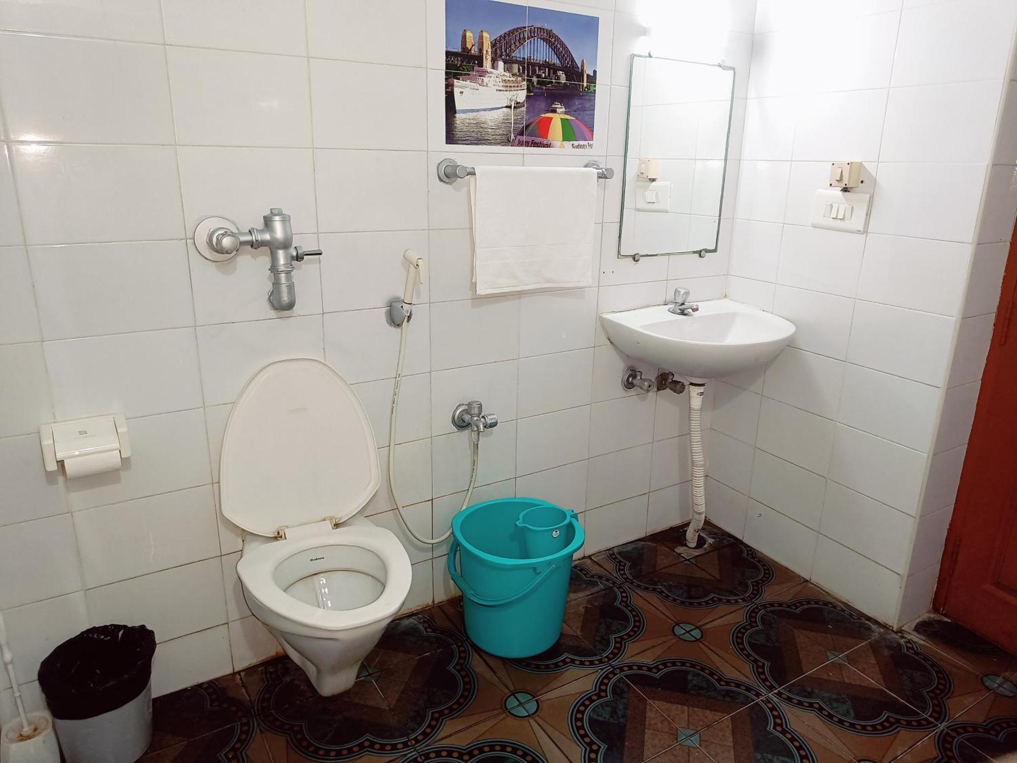 Trendy Service 3bhk Apartment *
