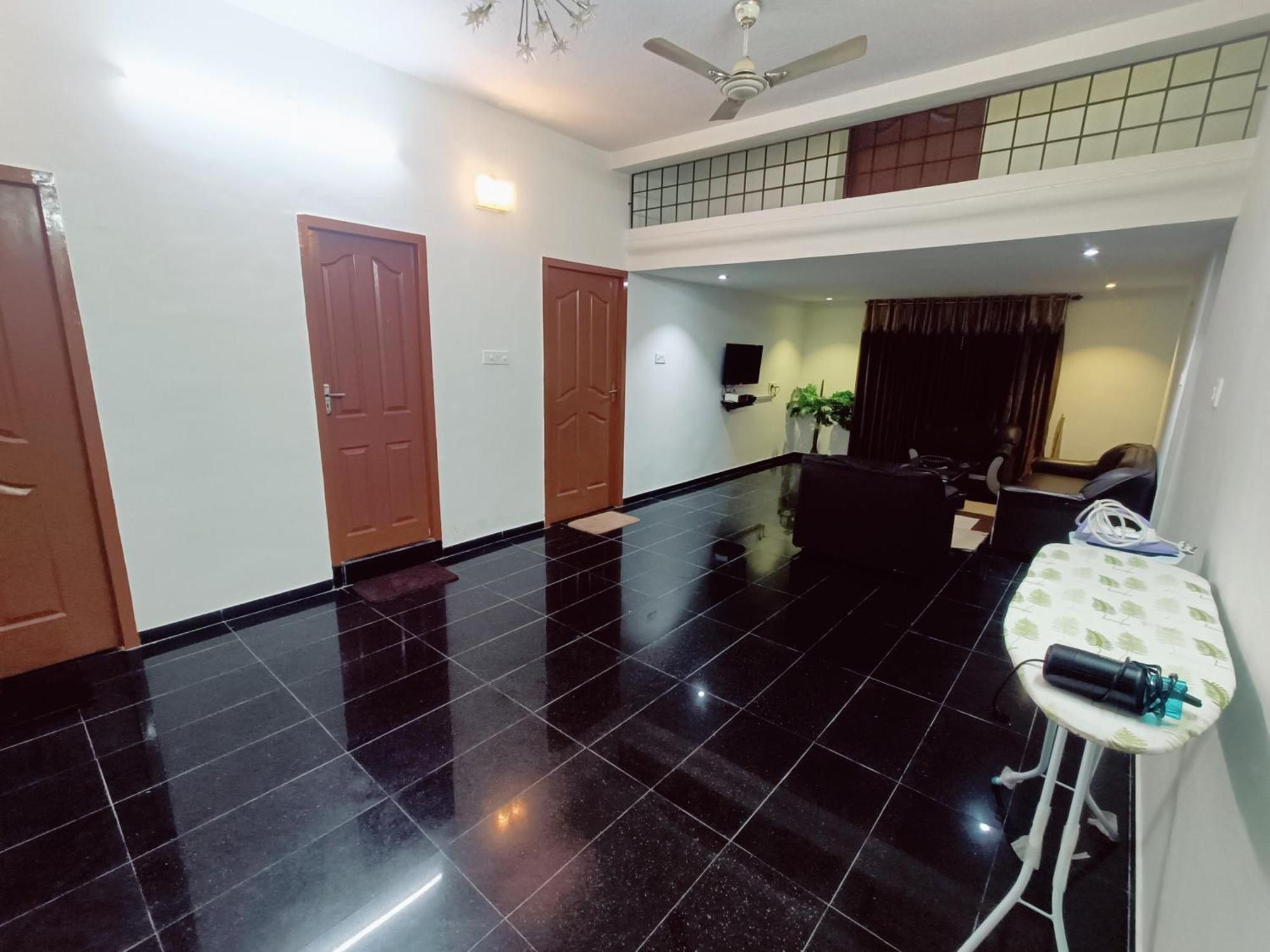 Apartment Trendy Service 3bhk